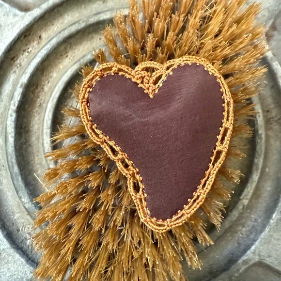 Vintage Handmade Nautical Heart Embroidered Art Pendant - Picture 10 of 10